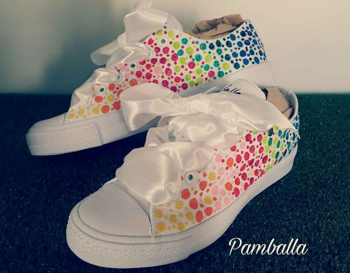 Снимка на Dotted sneakers