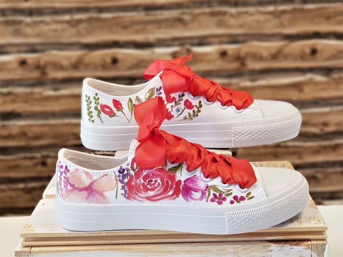 Снимка на Spring flowers red sneakers