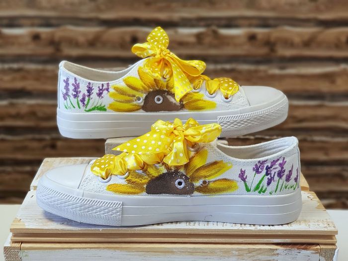 Снимка на Lavender, bee and sunflower sneakers