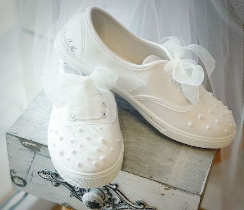 Снимка на Pearls wedding sneakers