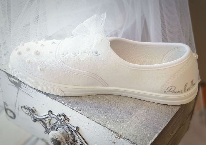 Снимка на Pearls wedding sneakers