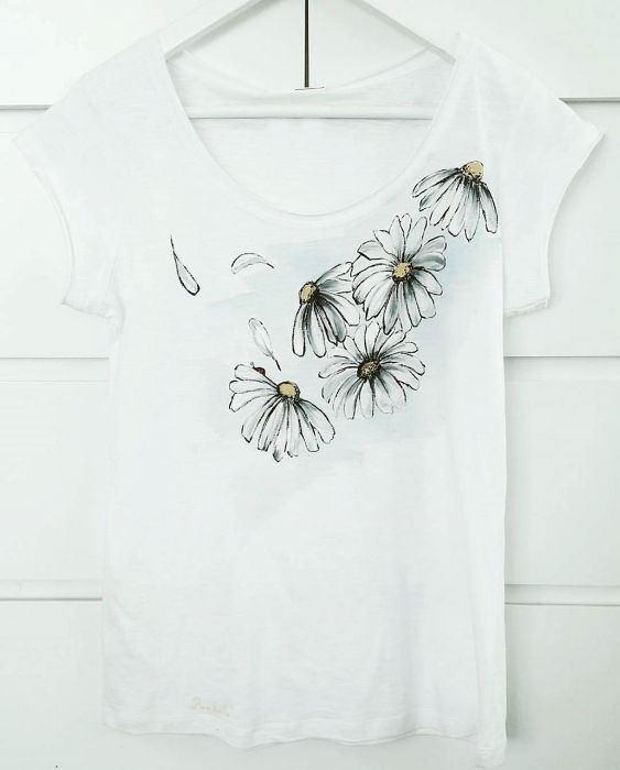 Снимка на Daisies  T - shirt