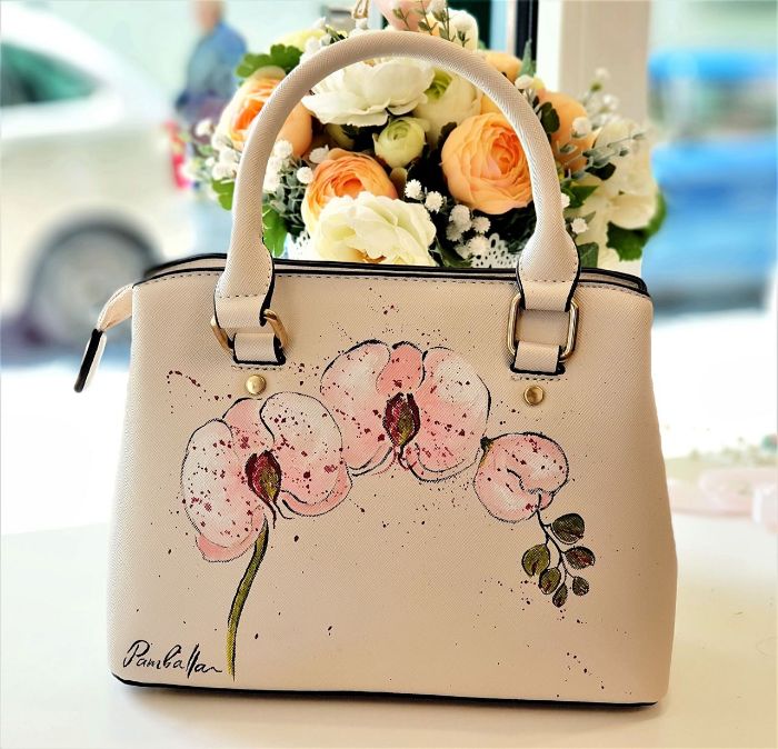 Снимка на Cute little orchid ecru bag 