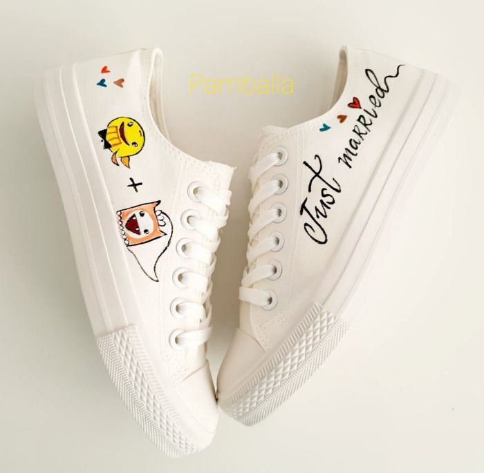 Снимка на Funny wedding sneakers