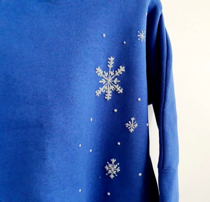 Снимка на Snowflakes Polo Sweatshirt