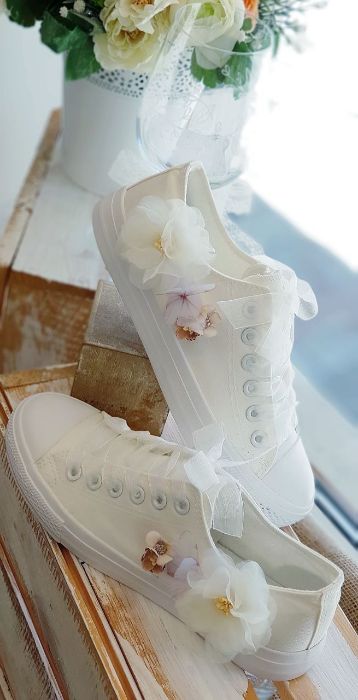 Снимка на 3D Flowers White sneakers 