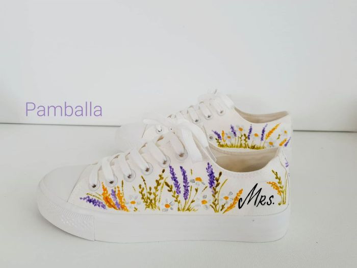 Снимка на Flowers wedding sneakers