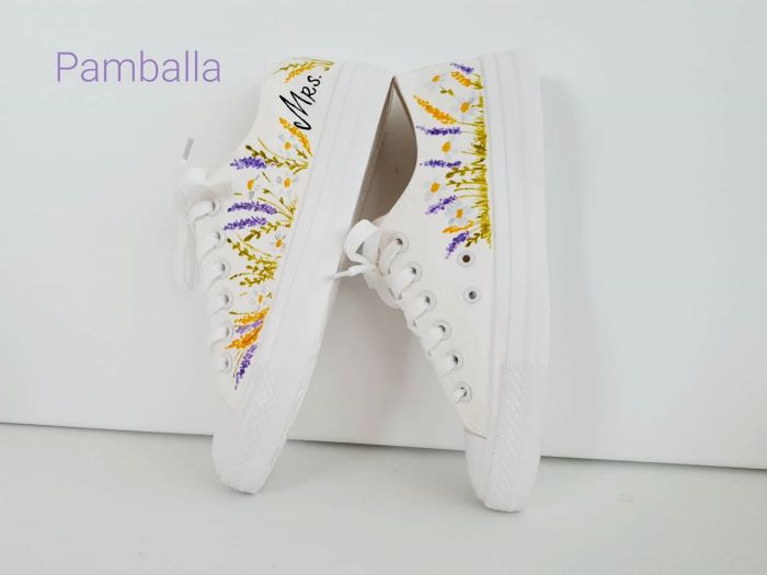 Снимка на Flowers wedding sneakers