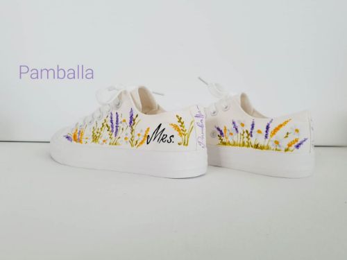 Снимка на Flowers wedding sneakers