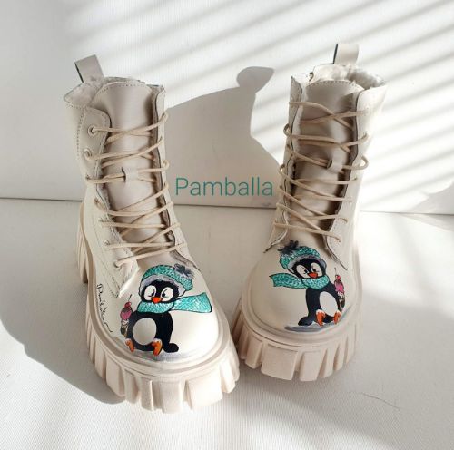 Снимка на Penguin light beige boots