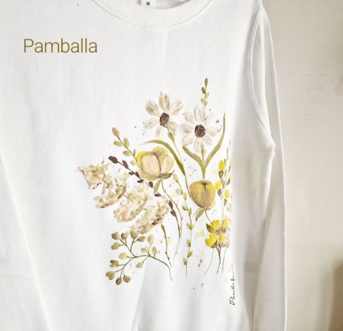 Снимка на Beige Flora Sweatshirt